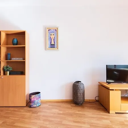 Lovely In Peaceful Family Near To Nesebar Apartament
